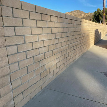 Block wall construction