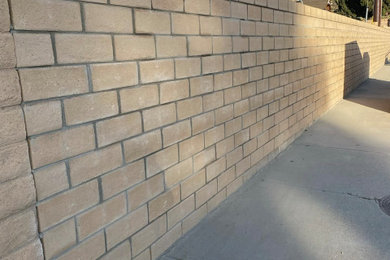 Minimalist exterior home photo in Los Angeles