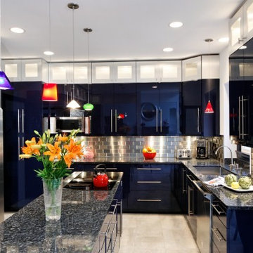 An Electric Blue Kitchen in Centreville
