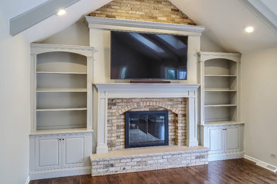 Inspiration for a timeless family room remodel in Chicago