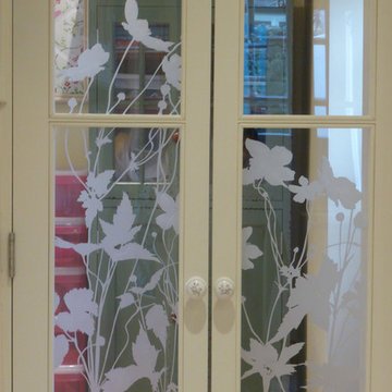 Japanese anenomies etched in glass