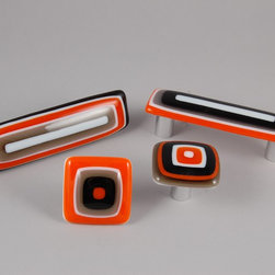 Knobs - Cabinet And Drawer Knobs