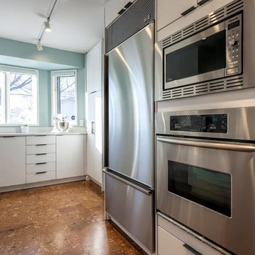 South River Heights Contemporary Kitchen
