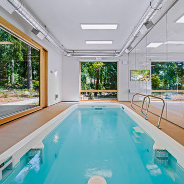 Striking Contemporary Custom Home in Grand Ridge