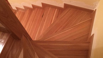 Escalera forradas de parquet laminado y de madera maciza