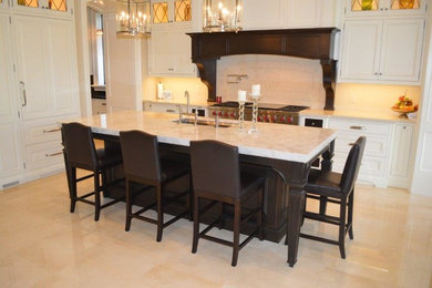 Inspiration for a timeless kitchen remodel in Toronto