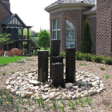 Fountainscapes: Bubbling Boulder, Spilling Urns, and Other Vignette Fountains