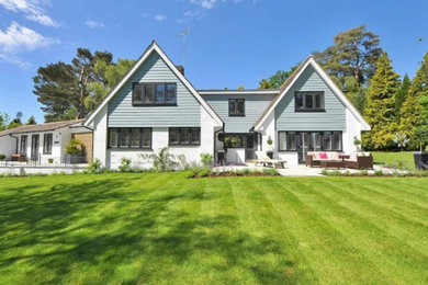 Example of an exterior home design in Chicago
