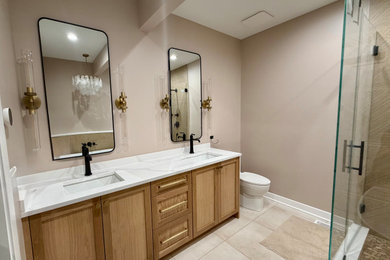 Inspiration for a modern bathroom remodel in Chicago