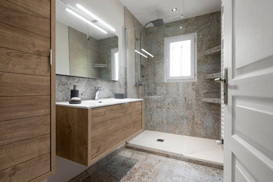 Inspiration for a small modern 3/4 bathroom in Other with a curbless shower, multi-coloured tile, ceramic tile, beige walls, ceramic floors, a console sink, multi-coloured floor and white benchtops.