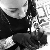 Elisha Schauer's photo