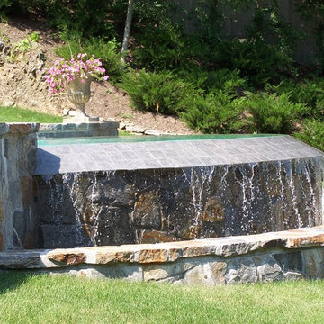 Vanishing-Edge Pool & Spa