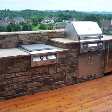 Outdoor Kitchen and Living