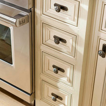 Knobs and Pulls