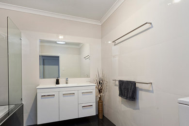 Inspiration for a modern bathroom in Sunshine Coast.
