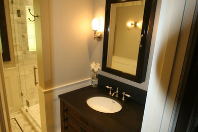 Example of a classic bathroom design in Seattle