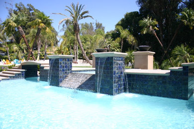Example of a trendy pool design in Orange County