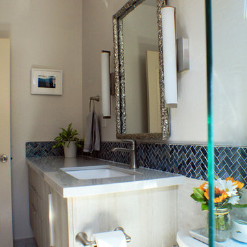 Twin Baths with individual identities