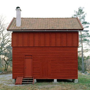 Idéer för små skandinaviska röda trähus, med två våningar och sadeltak