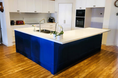 This is an example of a kitchen in Brisbane.