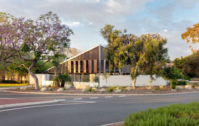 Houzz Tour: A House on a Roundabout Made for Ageing in Place