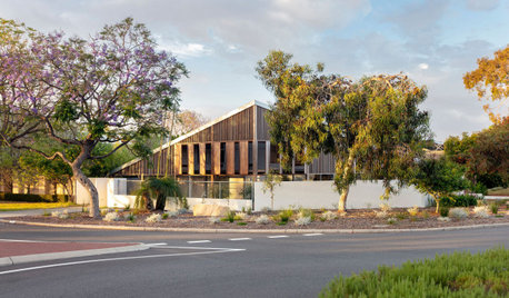 Houzz Tour: A House on a Roundabout Made for Ageing in Place