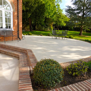 A Gorgeous Family Garden Perfect for Al Fresco Dining