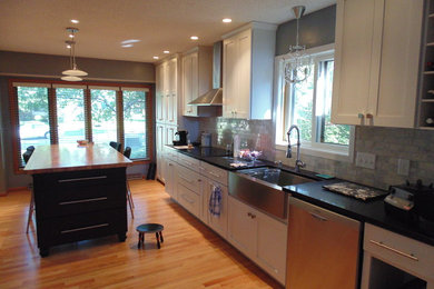 Elegant kitchen photo in Minneapolis