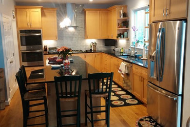 Kitchen - craftsman kitchen idea in DC Metro