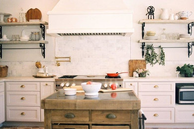 Inspiration for a country kitchen in San Diego.