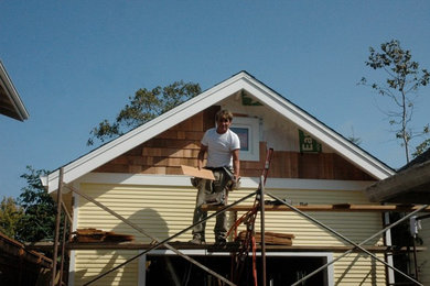 Example of an arts and crafts garage design in San Francisco