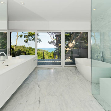 Master ensuite bathroom