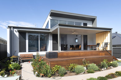 Photo of a contemporary exterior in Newcastle - Maitland.