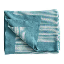 GRAPHIC THROW &ndash; BLUE CHEVRON - NEW - Throws