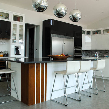 High Gloss Kitchen in Beautiful River Front Home