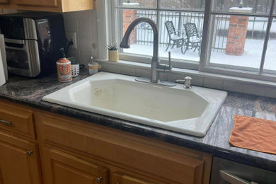 Kitchen - kitchen idea in Detroit
