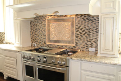 Elegant kitchen photo in Dallas