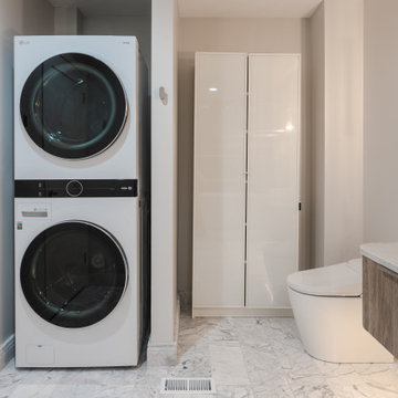 Primary Suite Bathroom Layout | Storage, Laundry & Fixtures | Lincoln Park, Chic