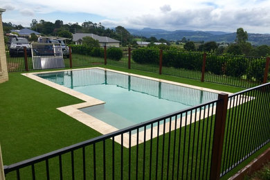 Inspiration for a contemporary pool in Gold Coast - Tweed.