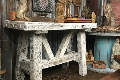 Mid-sized farmhouse garden shed photo in New Orleans