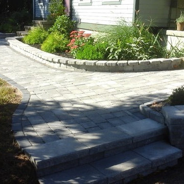 Free-Flowing Front Walkway in East Hampton
