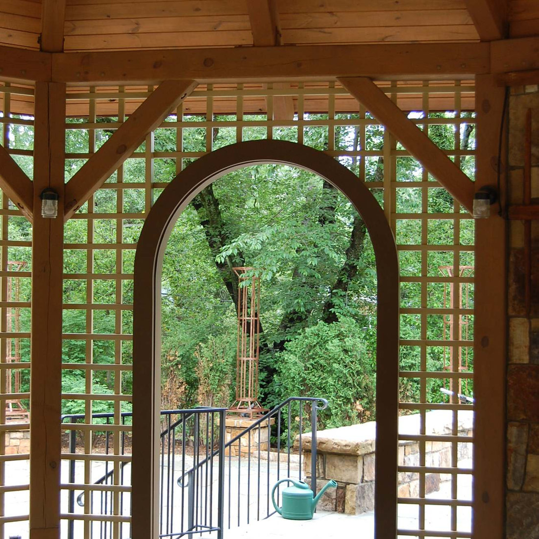 Crescent Drive GarGazebo