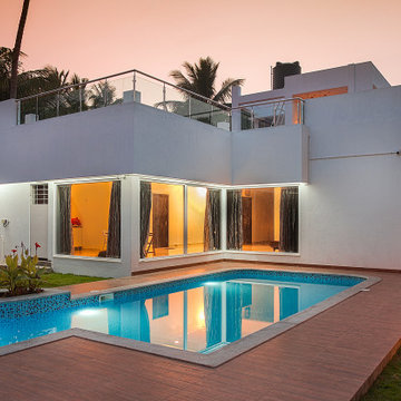 Bungalow With Swimming Pool
