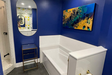 Example of a bathroom design in Toronto