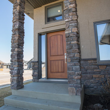 1543 sq/ft Modified Bi-level, 3 bedrooms, 2 ½ baths