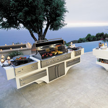 OUTDOOR KITCHEN