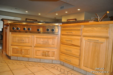 Kitchen - craftsman kitchen idea in Sacramento