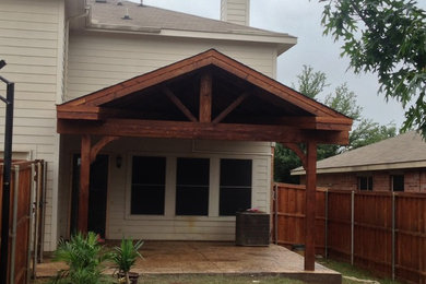 Patio - traditional patio idea in Dallas