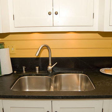 Kentucky White/ Soapstone Kitchen