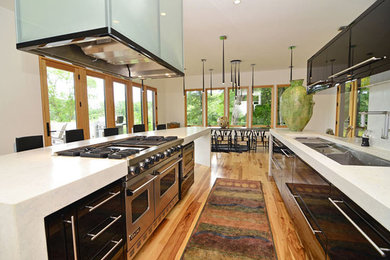 Example of a kitchen design in Minneapolis